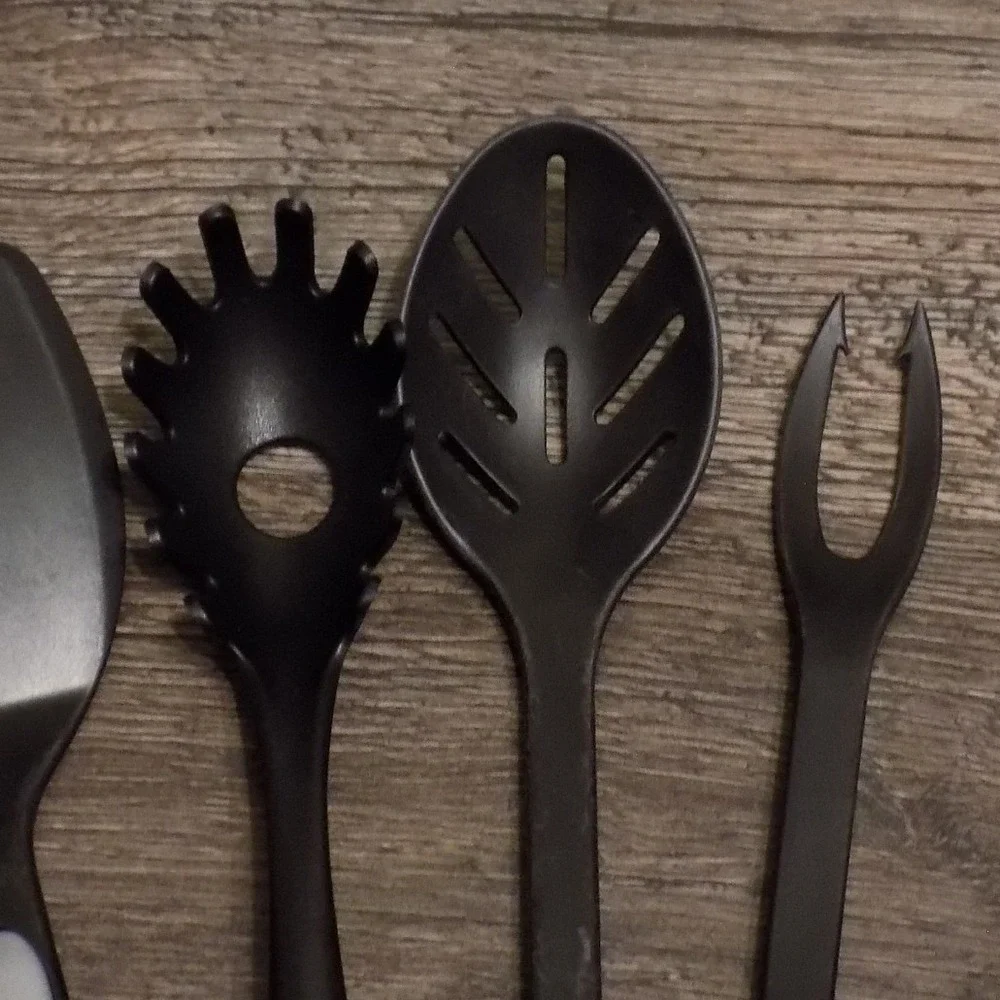 Calphalon Kitchen Utensil Set 5pc Black Grey Good Spatula Whisk‎ Pasta Fork